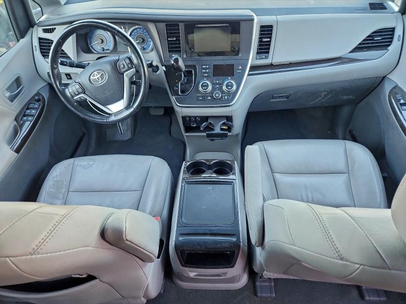 Photo 8 from auction – 2016 TOYOTA SIENNA XLE with VIN 5TDYK3DC7GS702939