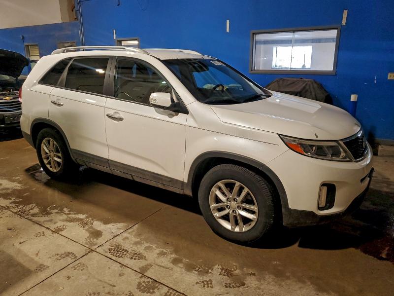 Photo 4 from auction – 2014 KIA SORENTO LX with VIN 5XYKT3A63EG478841