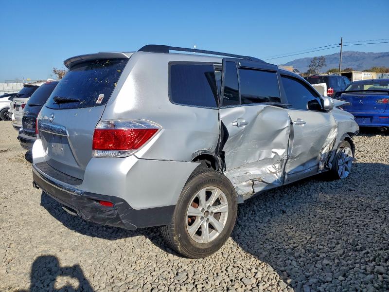 Photo 3 from auction – 2013 TOYOTA HIGHLANDER with VIN 5TDZK3EH1DS139400