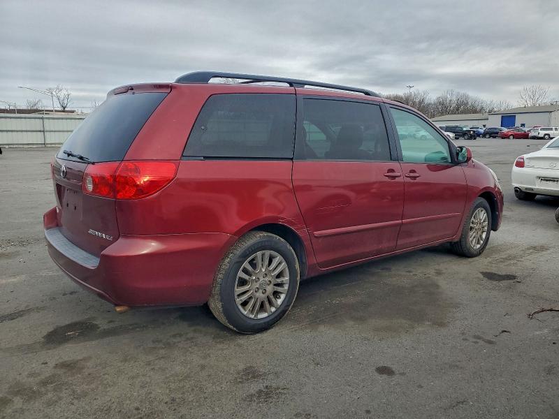 Photo 3 from auction – 2010 TOYOTA SIENNA XLE with VIN 5TDYK4CC4AS296519