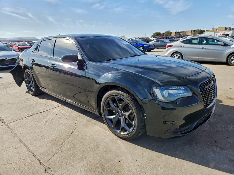 Photo 4 from auction – 2022 CHRYSLER 300 TOURIN with VIN 2C3CCAAGXNH111877
