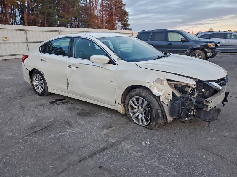 Photo 4 from auction – 2017 NISSAN ALTIMA 2.5 with VIN 1N4AL3AP9HC125152