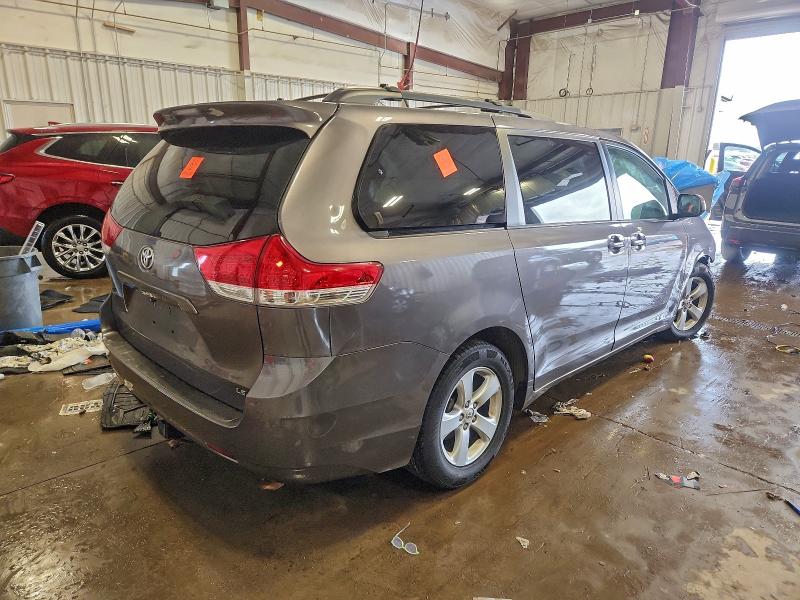 Photo 3 from auction – 2013 TOYOTA SIENNA LE with VIN 5TDKK3DC3DS397604