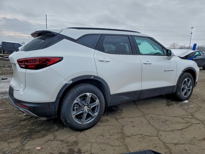 Photo 3 from auction – 2024 CHEVROLET BLAZER with VIN 3GNKBCR41RS174148