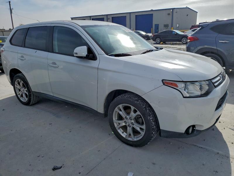 Photo 4 from auction – 2014 MITSUBISHI OUTLANDER with VIN JA4AZ3A3XEZ015316