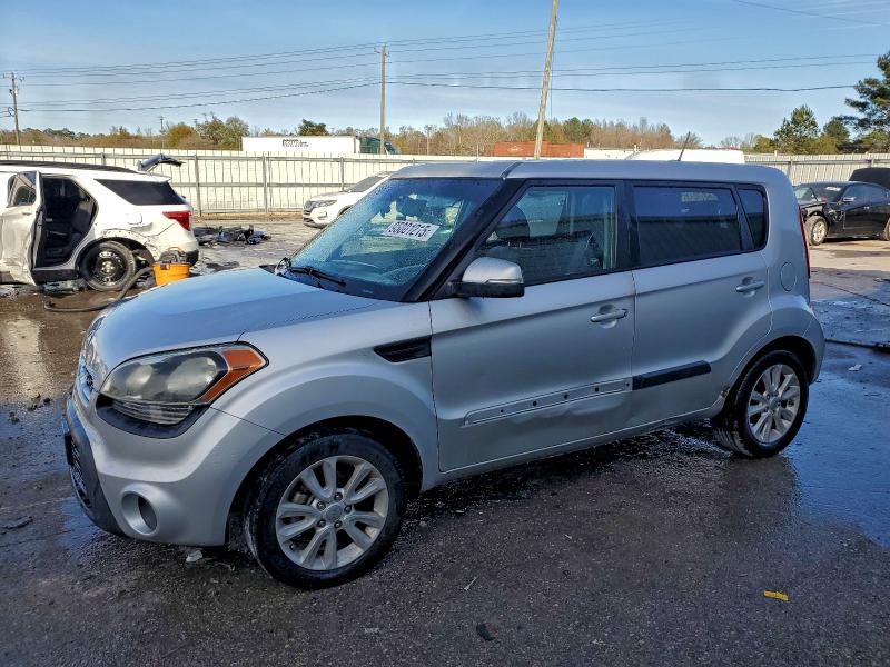 KIA SOUL + AUTOMATIC 2013 with VIN KNDJT2A61D7772370 - Photo from auction
