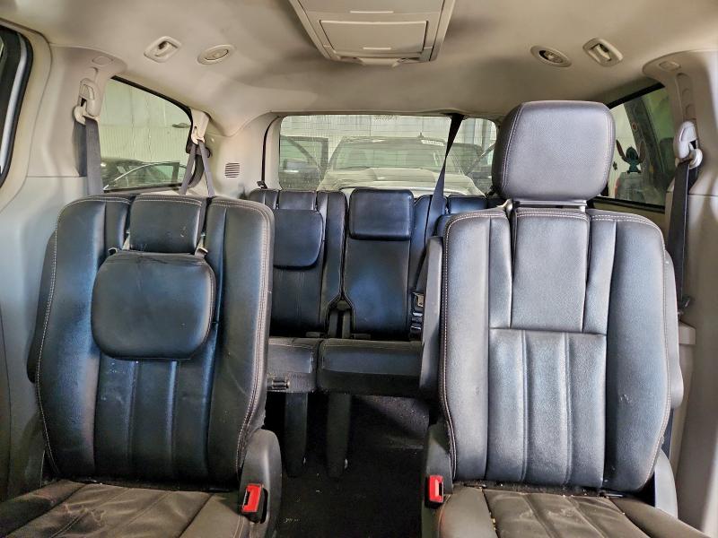 Photo 10 from auction – 2016 CHRYSLER TOWN & COU with VIN 2C4RC1BG4GR288684