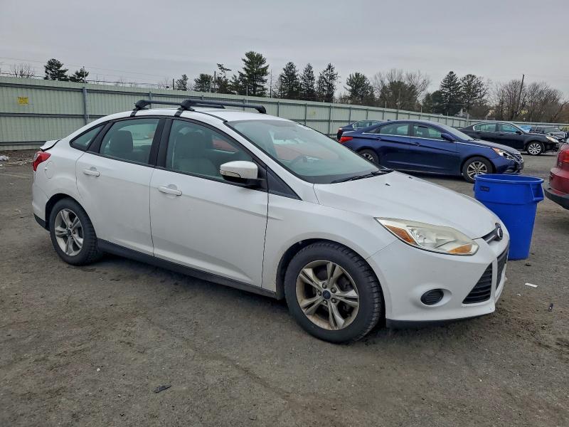 Zdjęcie 4 z aukcji – 2014 FORD FOCUS SE z VIN 1FADP3F20EL427021