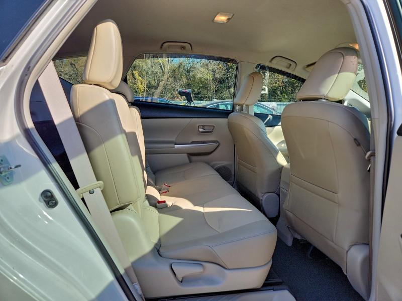Photo 10 from auction – 2014 TOYOTA PRIUS V with VIN JTDZN3EU2E3331531