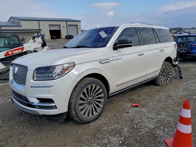 LINCOLN NAVIGATOR 2018 with VIN 5LMJJ2LT2JEL10974 - Photo from auction