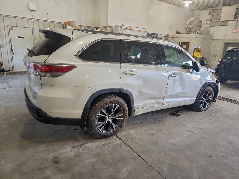Photo 3 from auction – 2016 TOYOTA HIGHLANDER with VIN 5TDJKRFH9GS231826