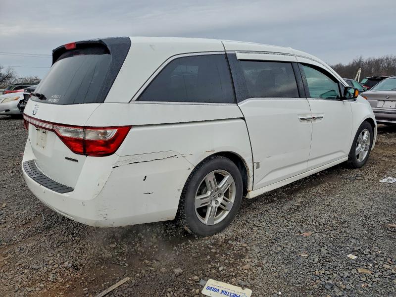 Photo 3 from auction – 2011 HONDA ODYSSEY with VIN 5FNRL5H97BB065852