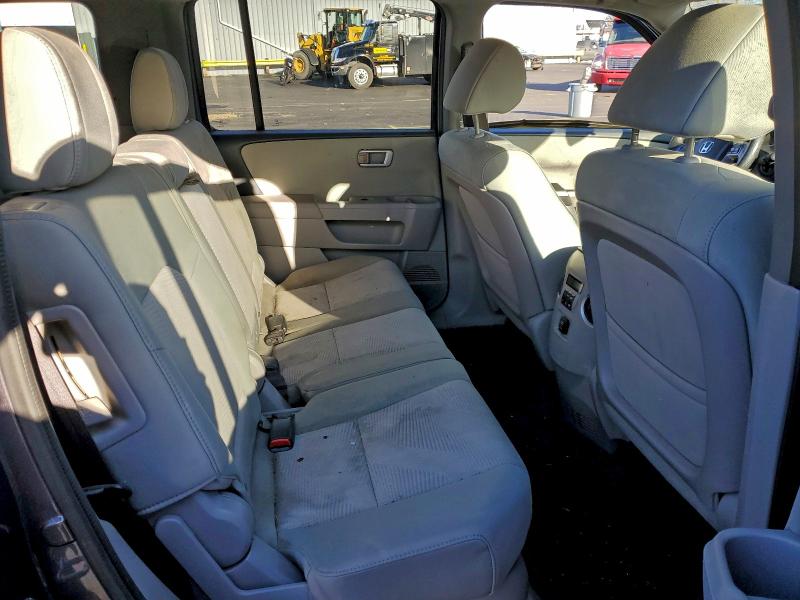 Photo 10 from auction – 2015 HONDA PILOT LX with VIN 5FNYF4H24FB025654