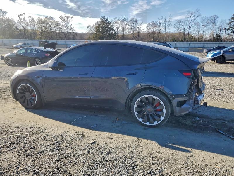 Photo 2 from auction – 2022 TESLA MODEL Y with VIN 7SAYGDEF5NF373856