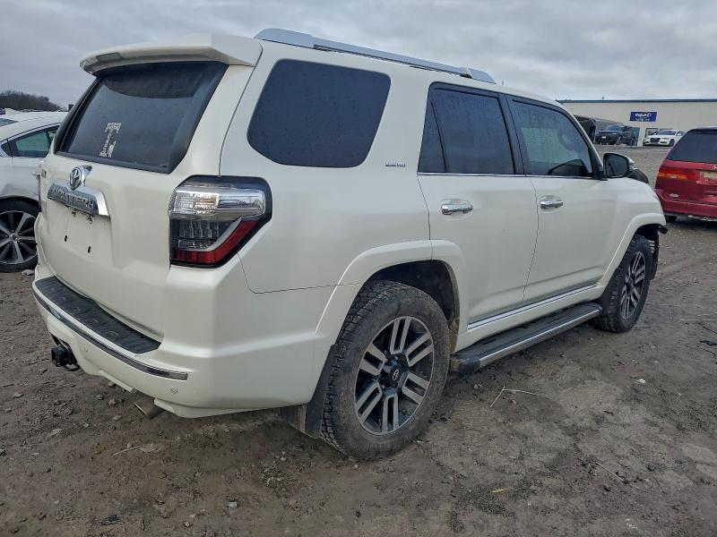Photo 3 from auction – 2015 TOYOTA 4RUNNER SR with VIN JTEBU5JR3F5252565