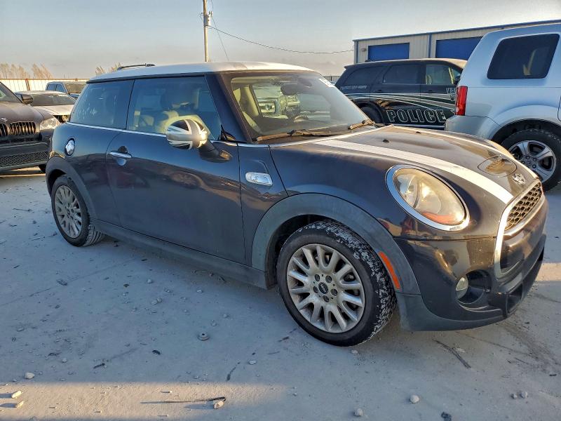 Photo 4 from auction – 2016 MINI COOPER S with VIN WMWXP7C50G2A44279