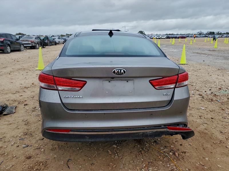 Photo 6 from auction – 2017 KIA OPTIMA EX with VIN 5XXGU4L38HG135205