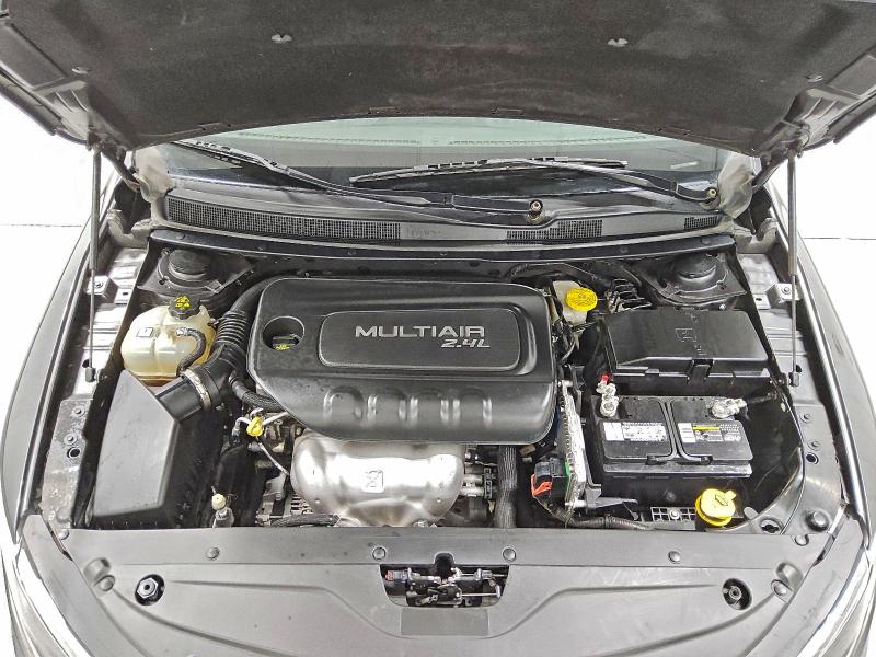 Photo 11 from auction – 2016 CHRYSLER 200 LIMITE with VIN 1C3CCCAB9GN188721