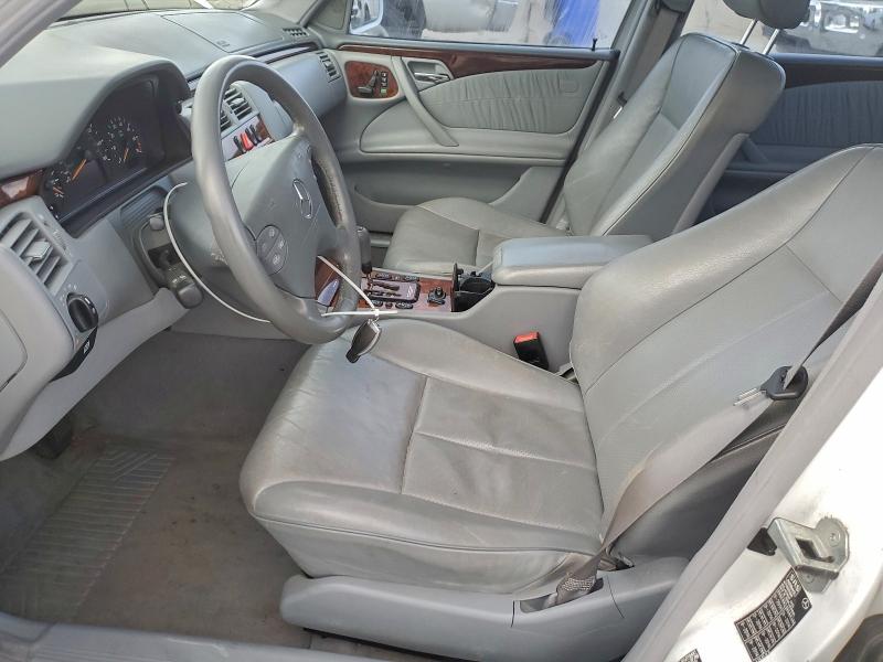 Photo 7 from auction – 2000 MERCEDES-BENZ E 430 with VIN WDBJF70J9YA970342