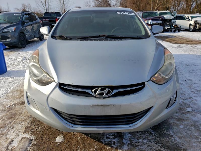 Photo 5 from auction – 2012 HYUNDAI ELANTRA GL with VIN 5NPDH4AE9CH084550