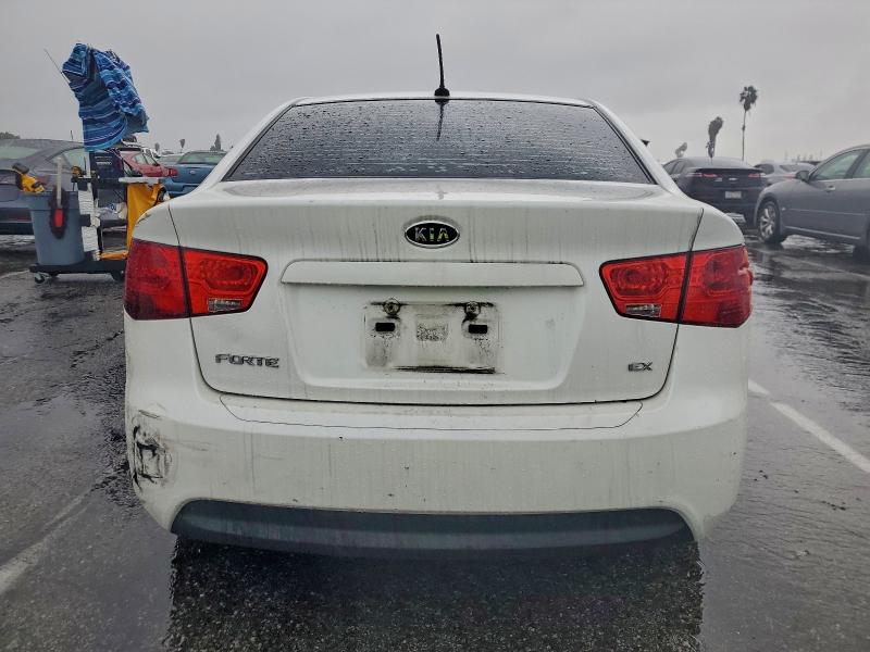 Photo 6 from auction – 2013 KIA FORTE EX with VIN KNAFU4A2XD5681313