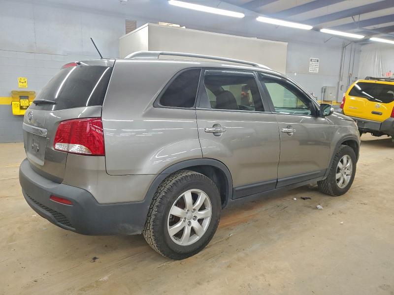 Photo 3 from auction – 2013 KIA SORENTO with VIN 5XYKT4A20DG403435