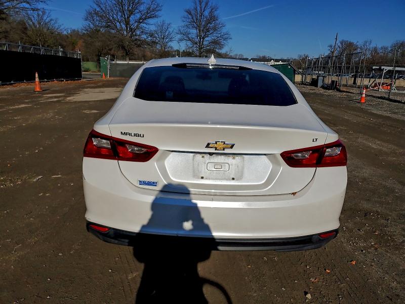 Photo 6 from auction – 2016 CHEVROLET MALIBU LT with VIN 1G1ZE5ST3GF307353