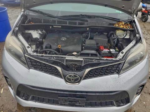 Photo 12 from auction – 2018 TOYOTA SIENNA SE with VIN 5TDXZ3DC6JS949870