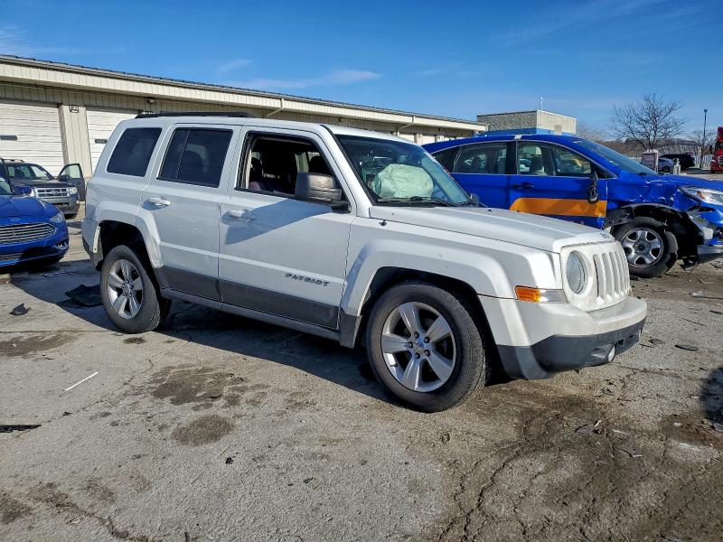 Photo 4 from auction – 2017 JEEP PATRIOT with VIN 1C4NJRFB9HD158809