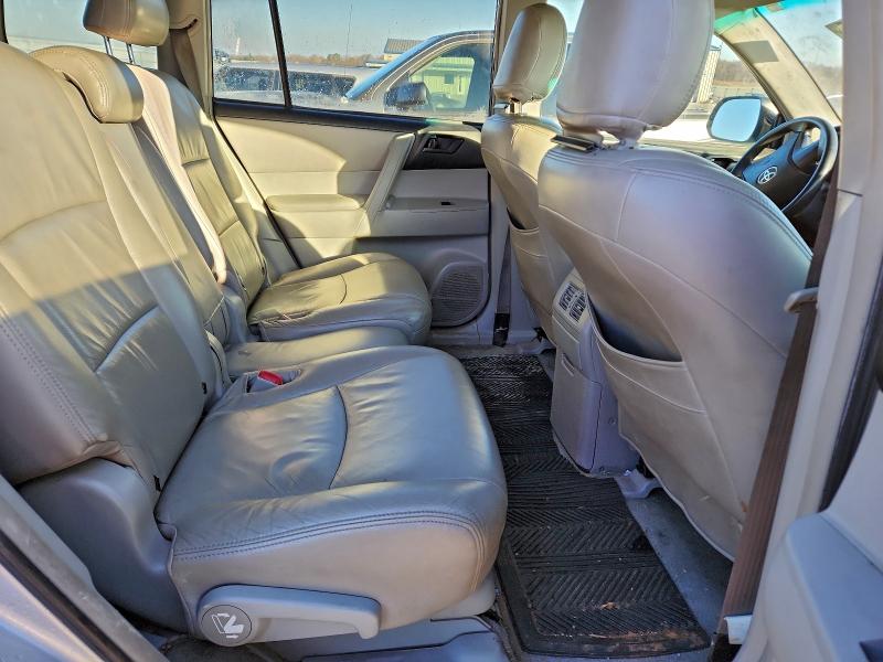 Photo 11 from auction – 2008 TOYOTA HIGHLANDER with VIN JTEES41A382102659
