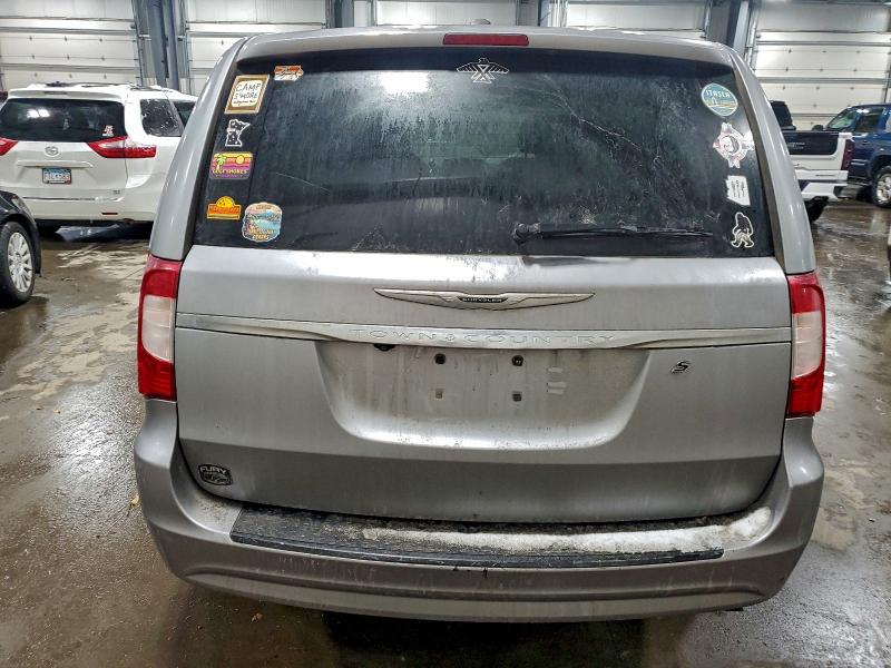 Photo 6 from auction – 2015 CHRYSLER TOWN & COU with VIN 2C4RC1HG4FR583841