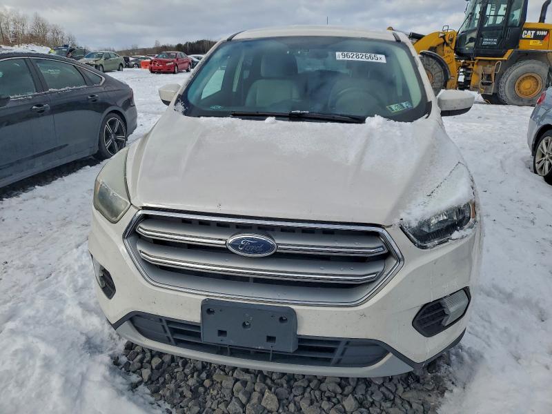 Photo 5 from auction – 2017 FORD ESCAPE with VIN 1FMCU9GDXHUD02006
