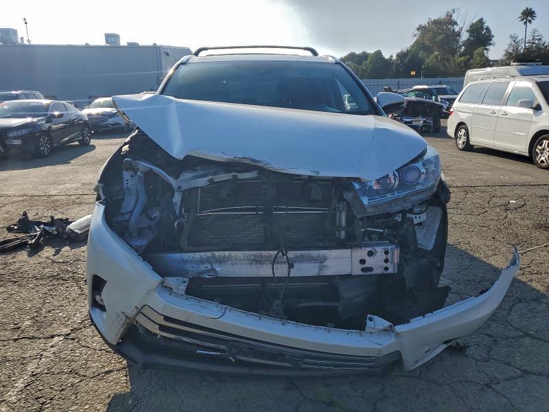Photo 5 from auction – 2019 TOYOTA HIGHLANDER with VIN 5TDDGRFH4KS055470