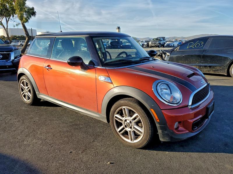 Photo 4 from auction – 2011 MINI COOPER S with VIN WMWSV3C53BTY12099