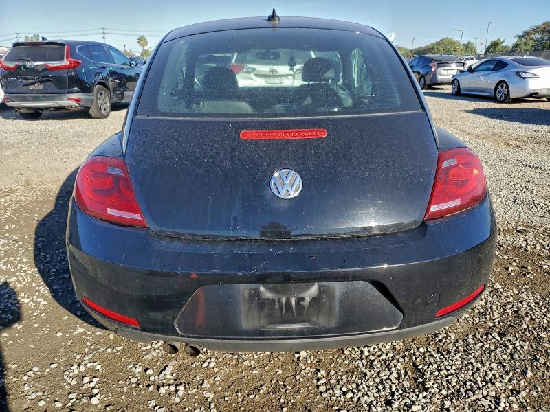 Photo 6 from auction – 2012 VOLKSWAGEN BEETLE with VIN 3VWJP7AT7CM661010