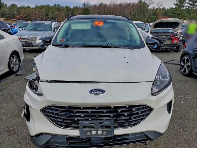Photo 5 from auction – 2021 FORD ESCAPE SE with VIN 1FMCU9G69MUA13338