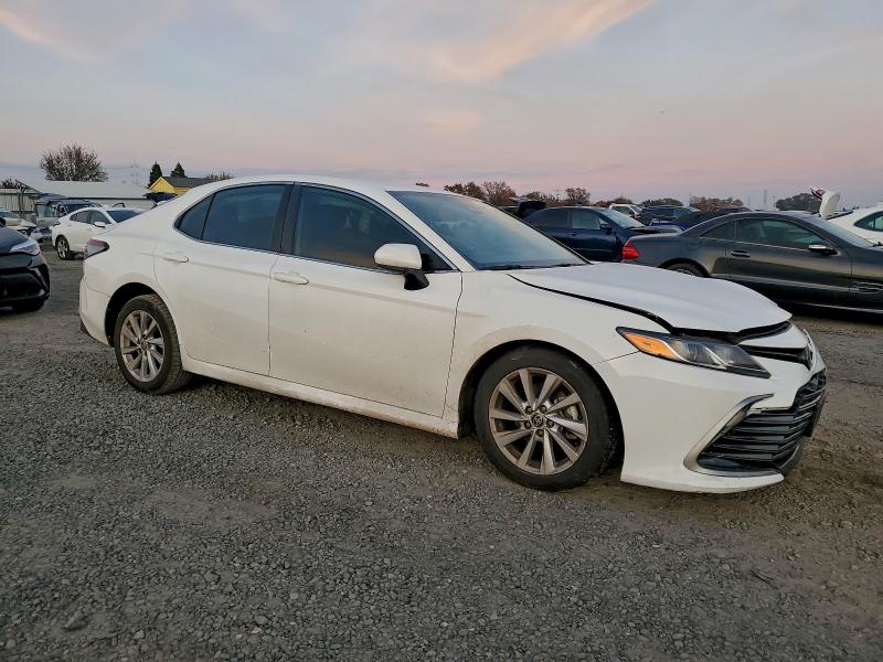 Photo 4 from auction – 2022 TOYOTA CAMRY with VIN 4T1C11AK2NU629240