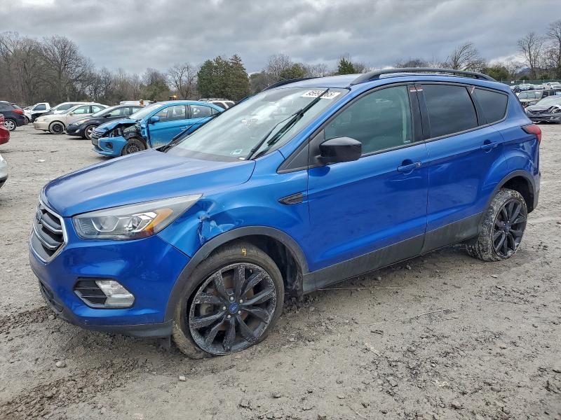 FORD ESCAPE SE 2019 with VIN 1FMCU9GD3KUB99390 - Photo from auction