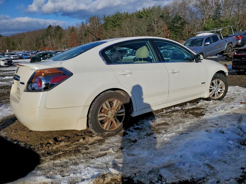 Photo 3 from auction – 2011 NISSAN ALTIMA HYB with VIN 1N4CL2AP0BC184830