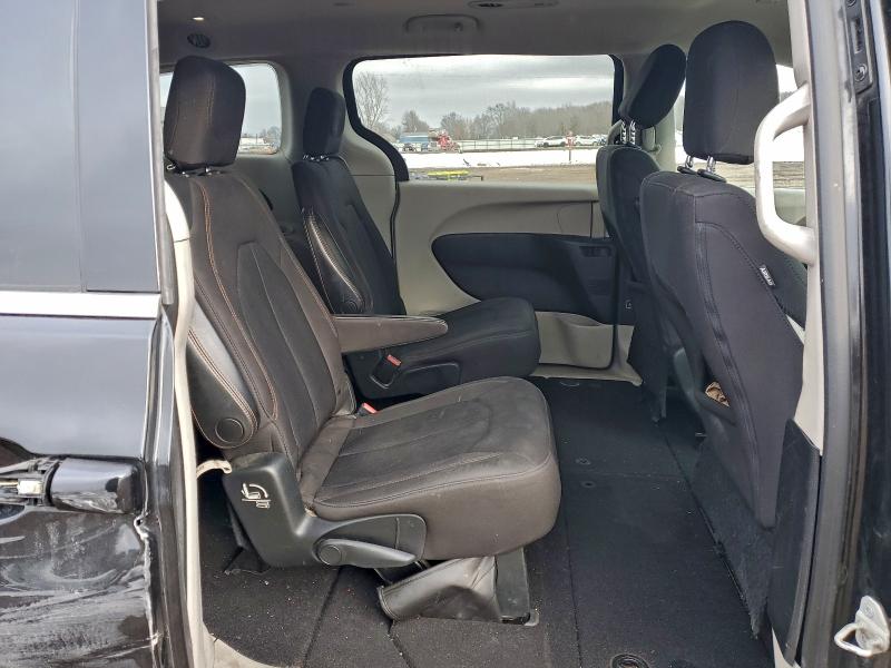 Photo 11 from auction – 2017 CHRYSLER PACIFICA T with VIN 2C4RC1DG1HR833691