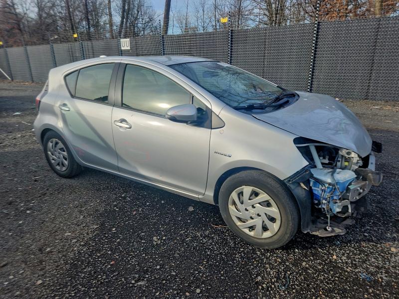 Photo 4 from auction – 2015 TOYOTA PRIUS C with VIN JTDKDTB36F1099383