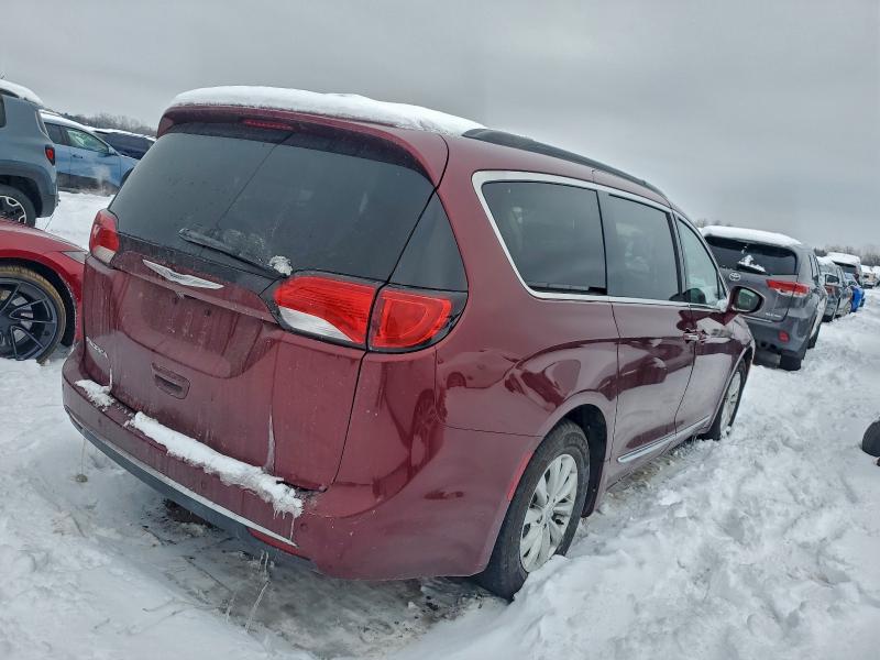 Photo 3 from auction – 2017 CHRYSLER PACIFICA T with VIN 2C4RC1BG9HR719991