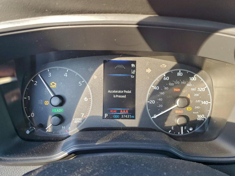Photo 9 from auction – 2024 TOYOTA COROLLA LE with VIN JTDBCMFEXRJ021617