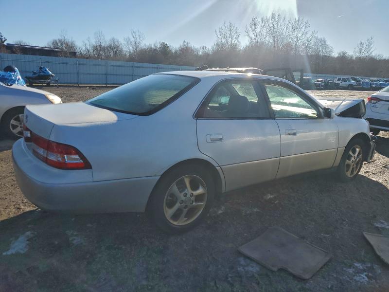 Photo 3 from auction – 2001 LEXUS ES 300 with VIN JT8BF28G810303533