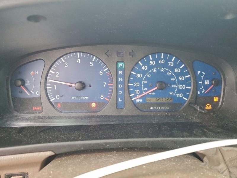 Photo 9 from auction – 2002 TOYOTA SIENNA LE with VIN 4T3ZF13C22U463984