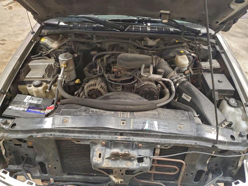 Photo 12 from auction – 2004 CHEVROLET BLAZER with VIN 1GNDT13W32K132067