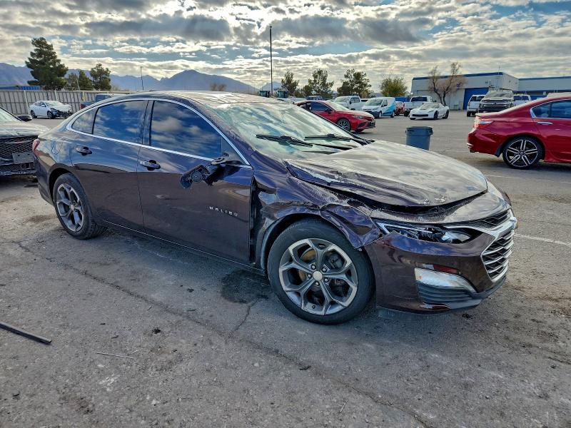 Photo 4 from auction – 2021 CHEVROLET MALIBU LT with VIN 1G1ZD5ST2MF025204