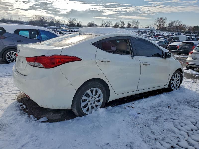 Photo 3 from auction – 2011 HYUNDAI ELANTRA GL with VIN 5NPDH4AE7BH047124