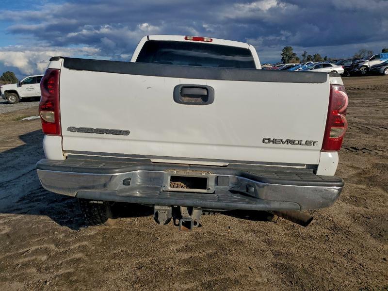 Photo 6 from auction – 2003 CHEVROLET SILVERADO with VIN 1GCHK29GX3E168003