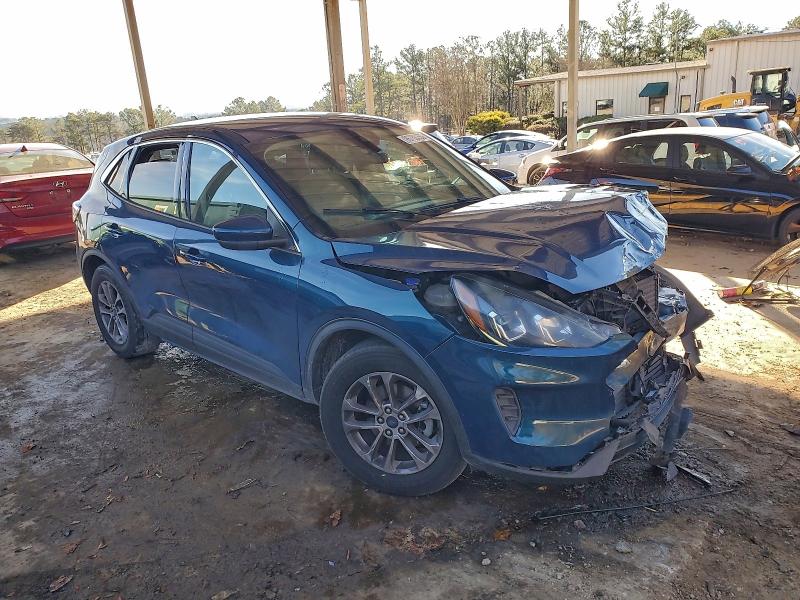 Photo 4 from auction – 2020 FORD ESCAPE SE with VIN 1FMCU0G69LUA91533